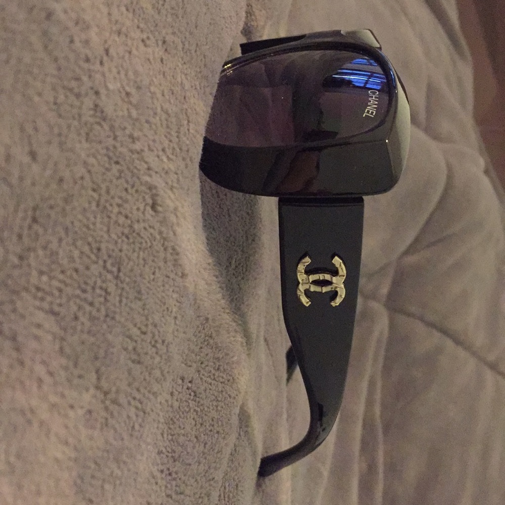 Chanel sunglasses! - Picture 2 of 3